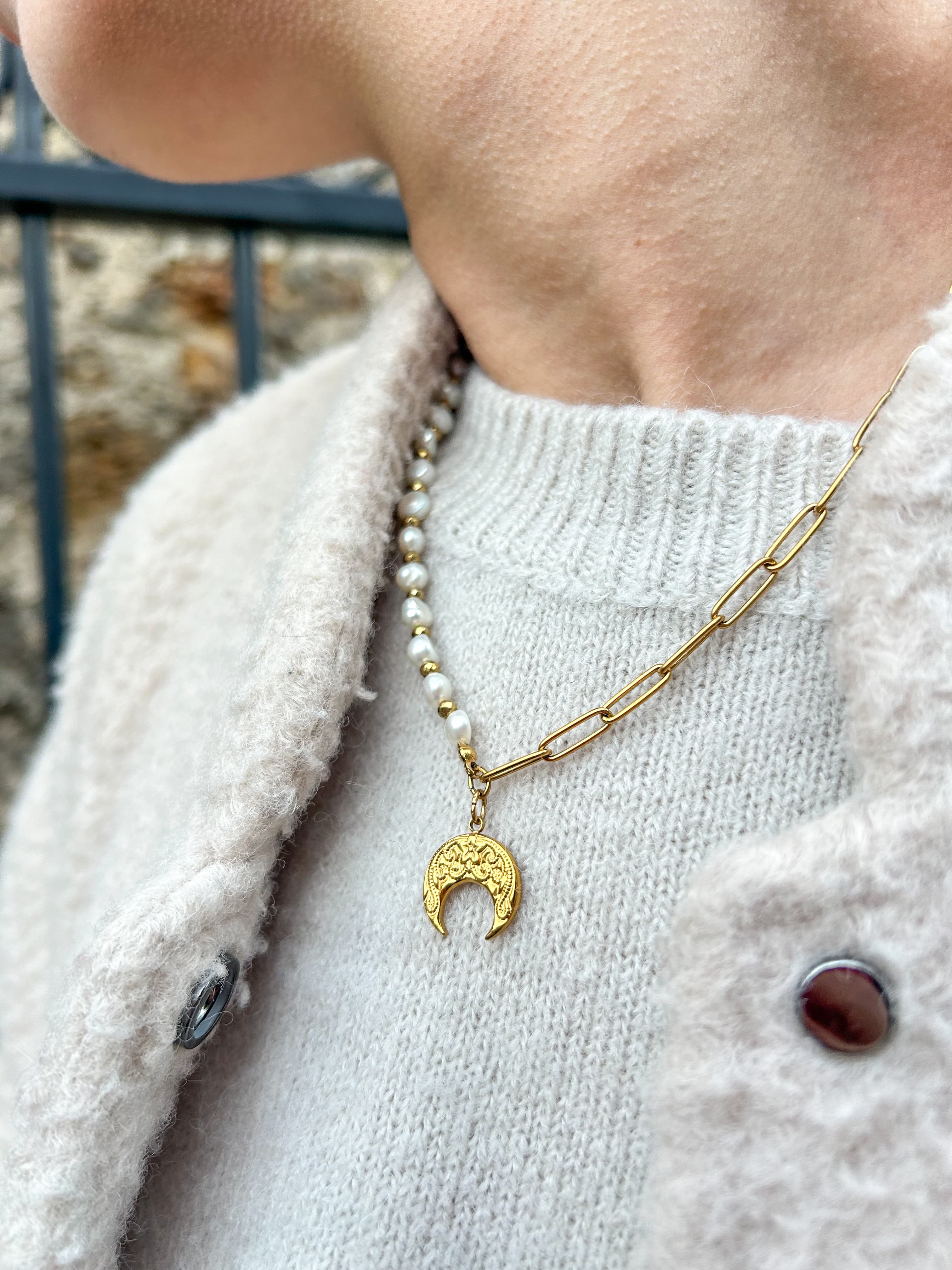 Collier Lalone