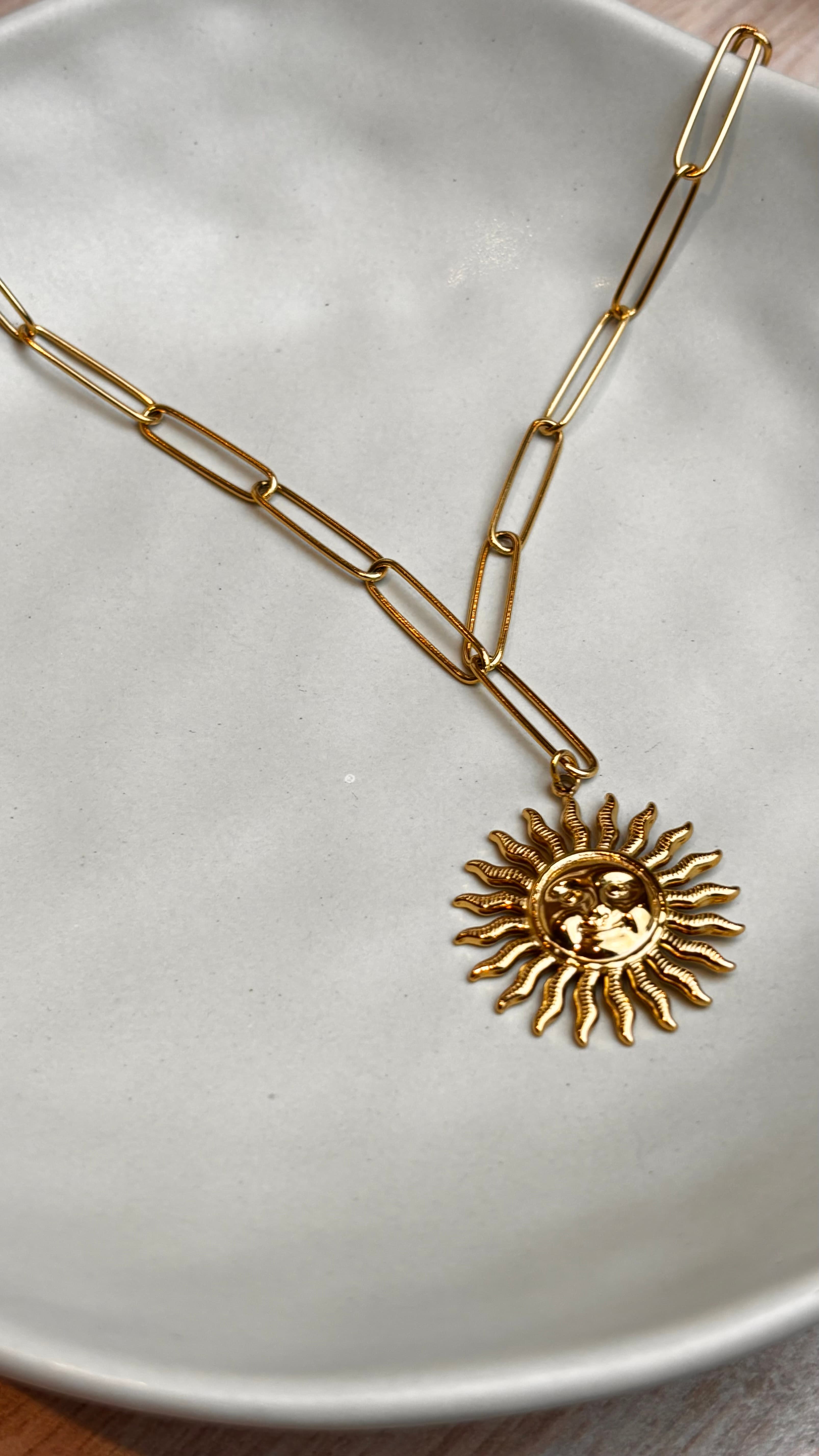 Collier Sola